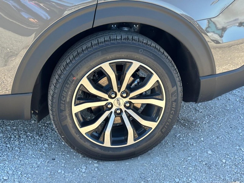 Ford Explorer Vehicle Full-screen Gallery Image 12
