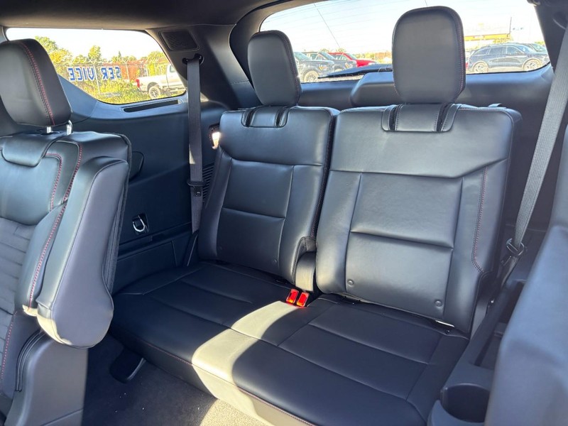 Ford Explorer Vehicle Full-screen Gallery Image 13