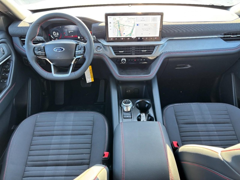 Ford Explorer Vehicle Full-screen Gallery Image 16
