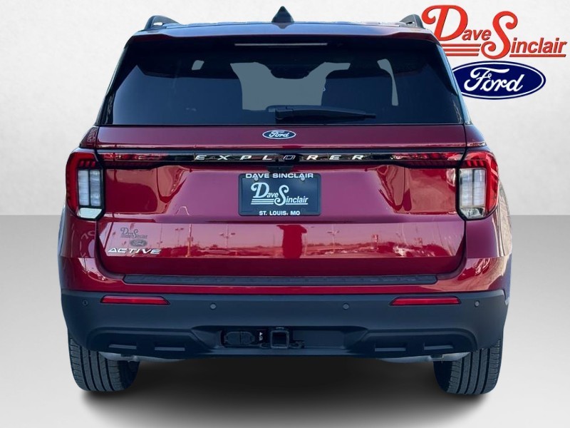 Ford Explorer Vehicle Full-screen Gallery Image 08