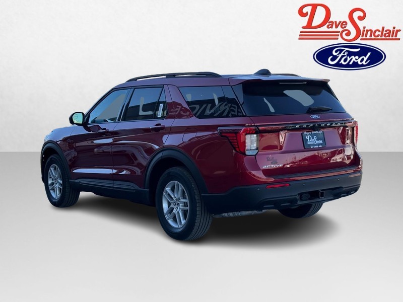 Ford Explorer Vehicle Full-screen Gallery Image 09