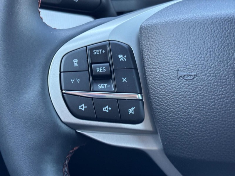 Ford Explorer Vehicle Full-screen Gallery Image 20