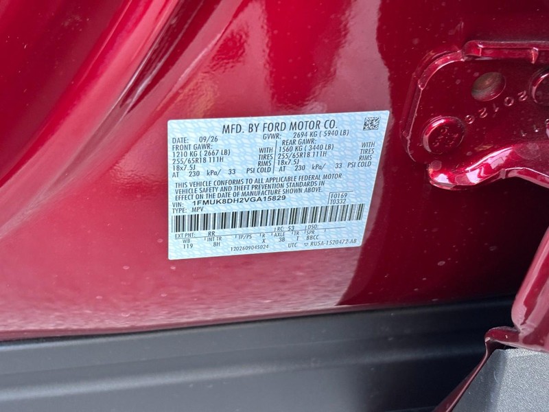 Ford Explorer Vehicle Full-screen Gallery Image 25
