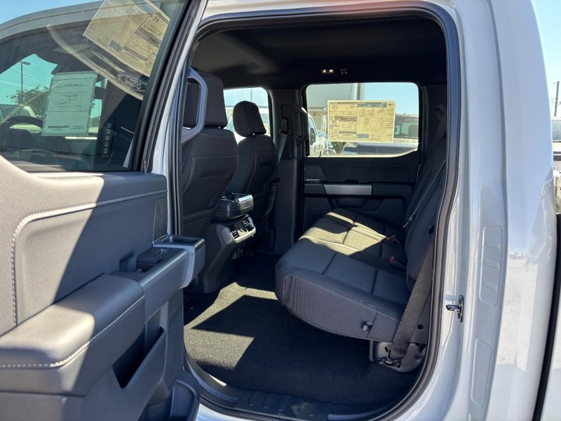 Ford F-150 Vehicle Full-screen Gallery Image 13