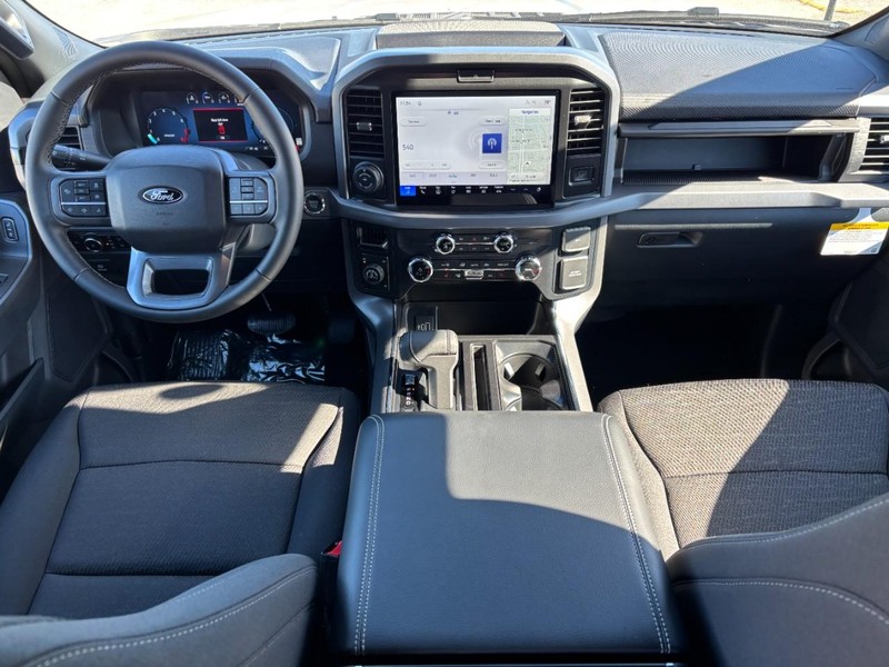 Ford F-150 Vehicle Full-screen Gallery Image 15