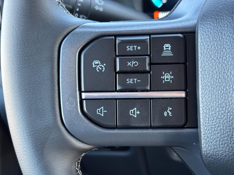 Ford F-150 Vehicle Full-screen Gallery Image 19