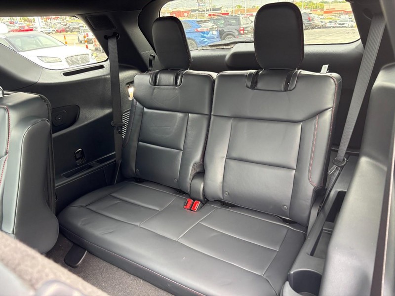Ford Explorer Vehicle Full-screen Gallery Image 13