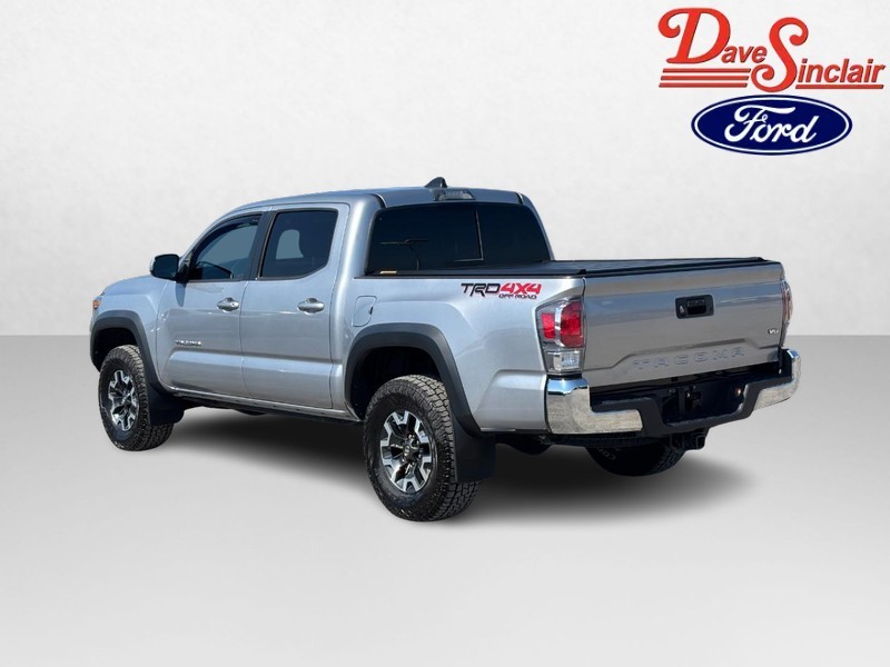 Toyota Tacoma 4WD Vehicle Full-screen Gallery Image 09