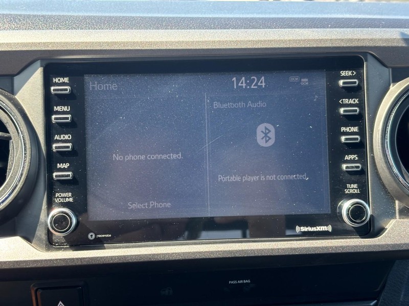 Toyota Tacoma 4WD Vehicle Full-screen Gallery Image 22
