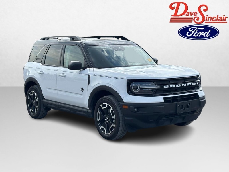 Ford Bronco Sport Vehicle Full-screen Gallery Image 04