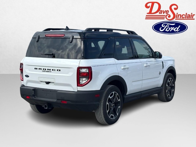 Ford Bronco Sport Vehicle Full-screen Gallery Image 07
