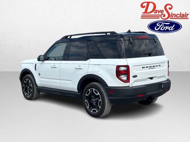 Ford Bronco Sport Vehicle Full-screen Gallery Image 09