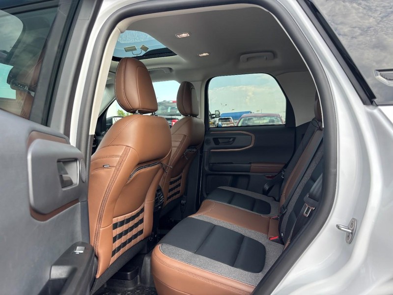 Ford Bronco Sport Vehicle Full-screen Gallery Image 13
