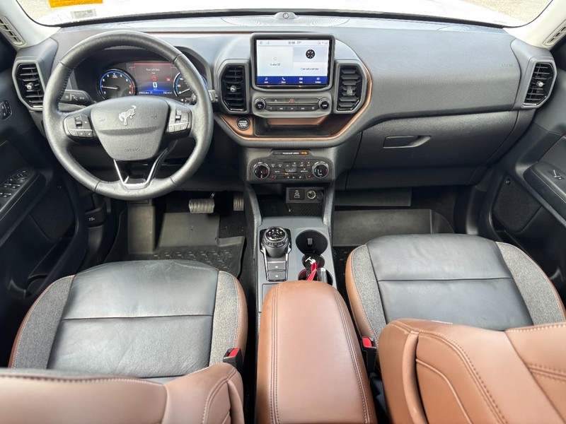 Ford Bronco Sport Vehicle Full-screen Gallery Image 15