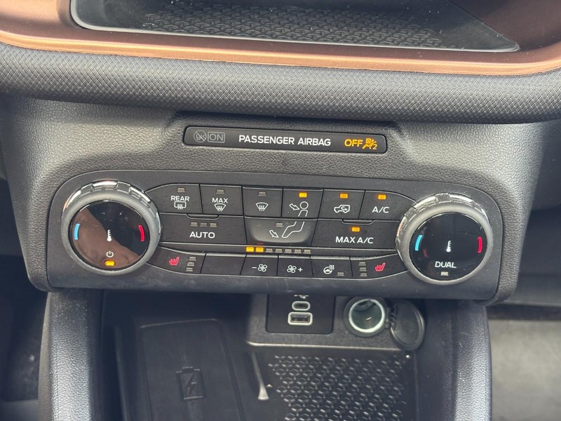 Ford Bronco Sport Vehicle Full-screen Gallery Image 24