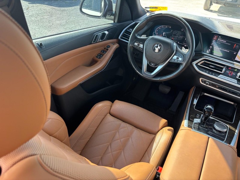 BMW X5 Vehicle Image 14