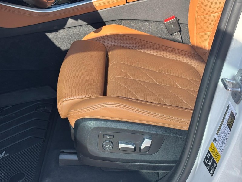 BMW X5 Vehicle Image 17