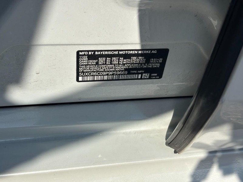 BMW X5 Vehicle Image 25