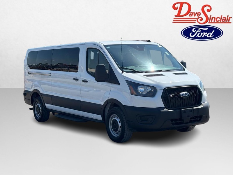 Ford Transit Passenger Wagon Vehicle Full-screen Gallery Image 04