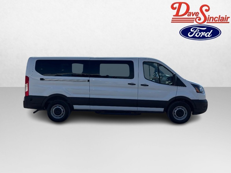 Ford Transit Passenger Wagon Vehicle Full-screen Gallery Image 05