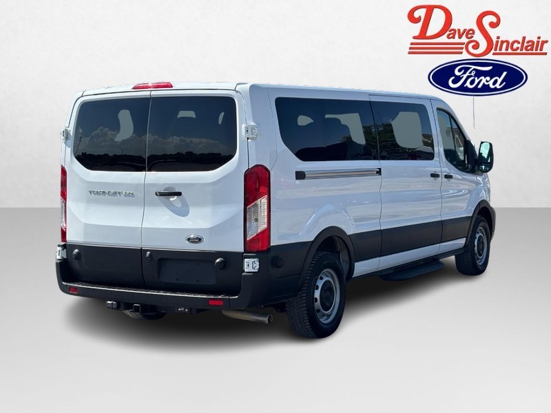 Ford Transit Passenger Wagon Vehicle Full-screen Gallery Image 07
