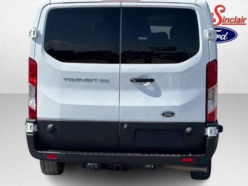 Ford Transit Passenger Wagon Vehicle Full-screen Gallery Image 08