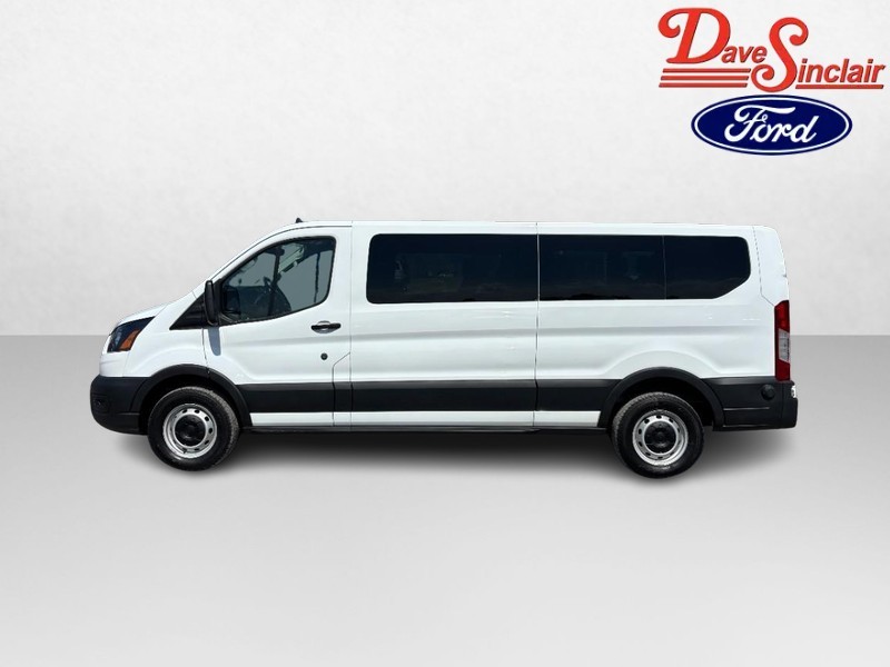 Ford Transit Passenger Wagon Vehicle Full-screen Gallery Image 10