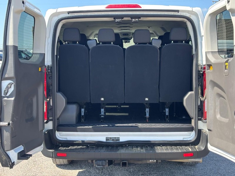 Ford Transit Passenger Wagon Vehicle Full-screen Gallery Image 11