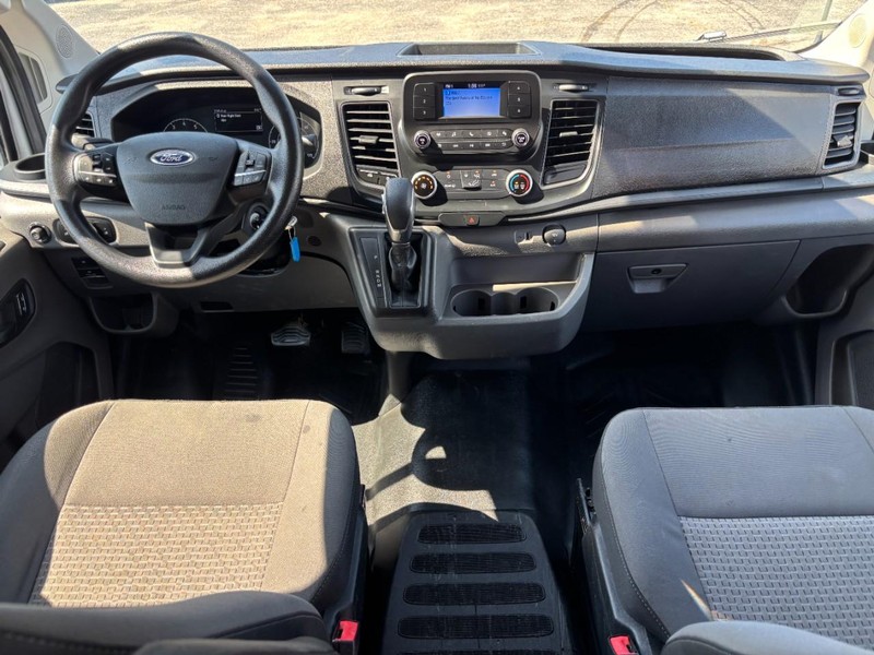 Ford Transit Passenger Wagon Vehicle Full-screen Gallery Image 16
