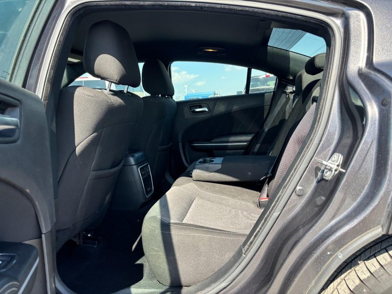 Dodge Charger Vehicle Full-screen Gallery Image 12