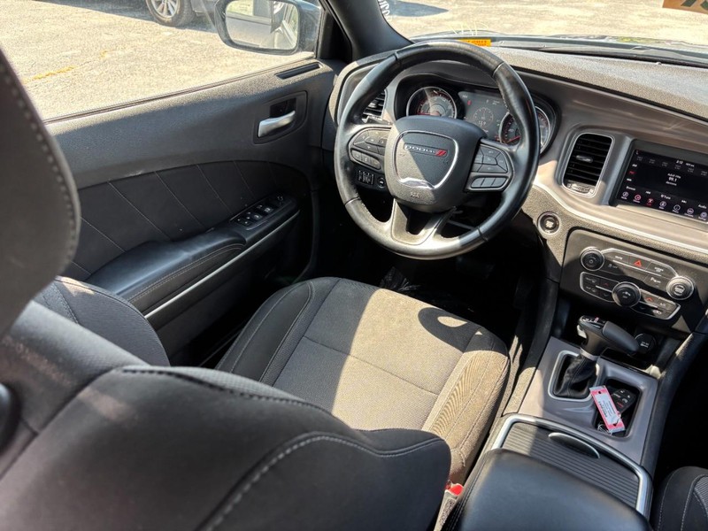 Dodge Charger Vehicle Full-screen Gallery Image 13