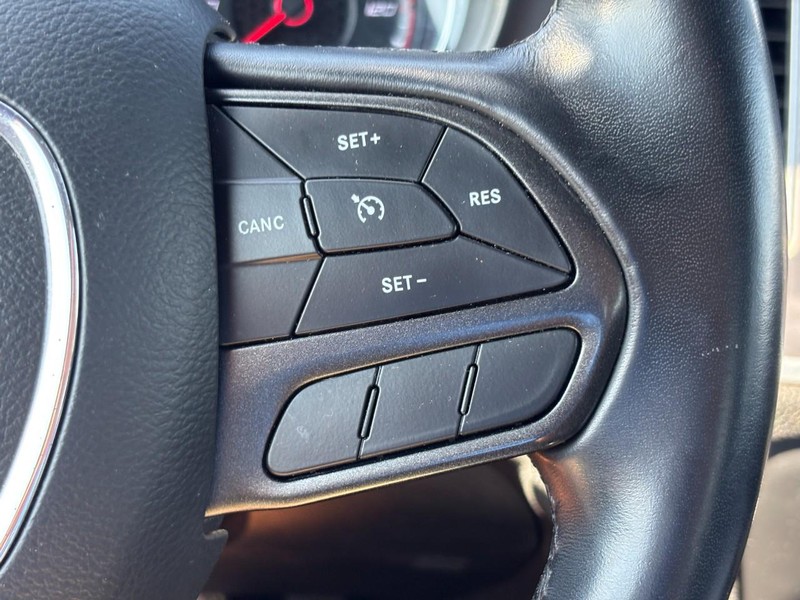 Dodge Charger Vehicle Full-screen Gallery Image 19