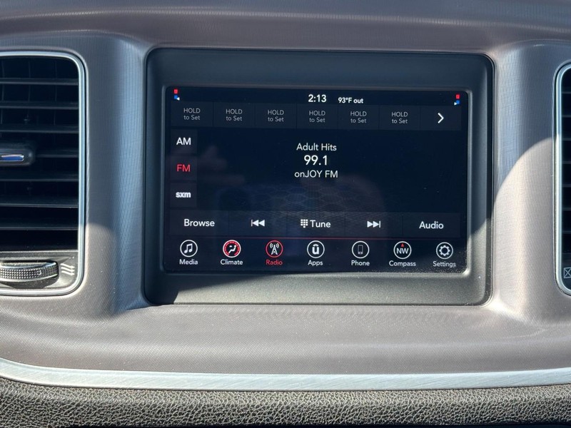 Dodge Charger Vehicle Full-screen Gallery Image 21