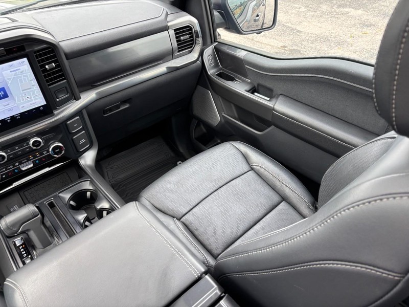 Ford F-150 Vehicle Full-screen Gallery Image 16