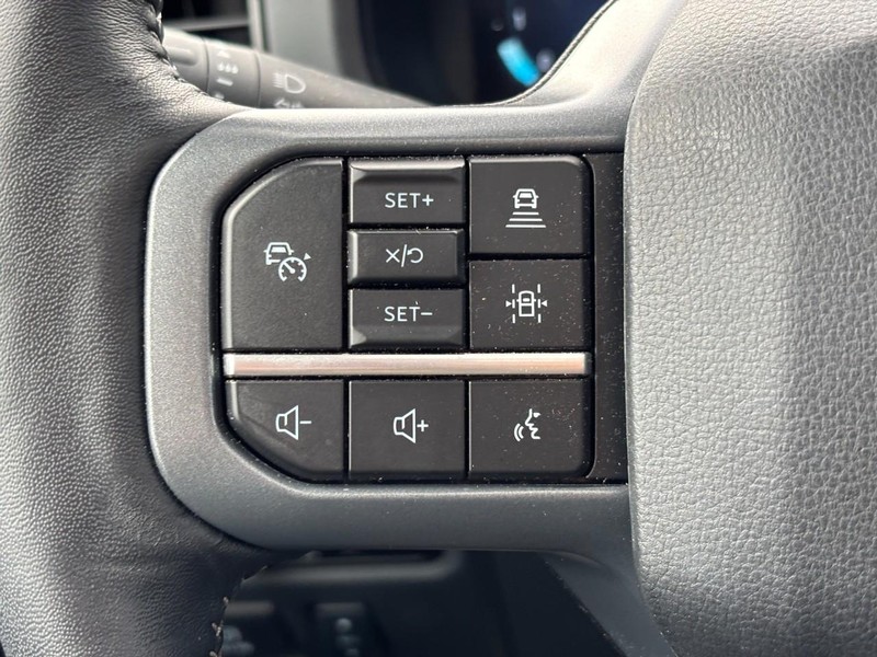 Ford F-150 Vehicle Full-screen Gallery Image 19