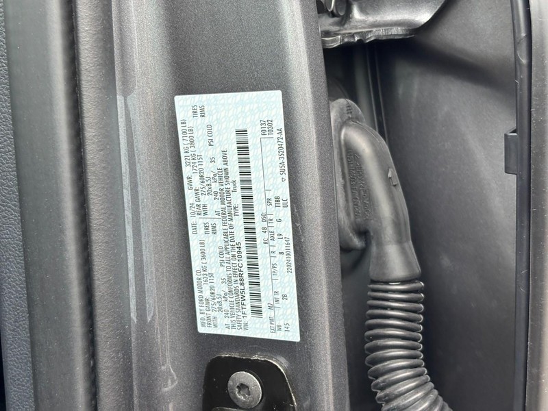 Ford F-150 Vehicle Full-screen Gallery Image 25