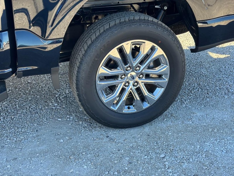 Ford F-150 Vehicle Full-screen Gallery Image 12