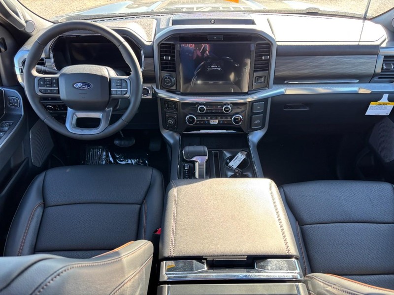 Ford F-150 Vehicle Full-screen Gallery Image 15