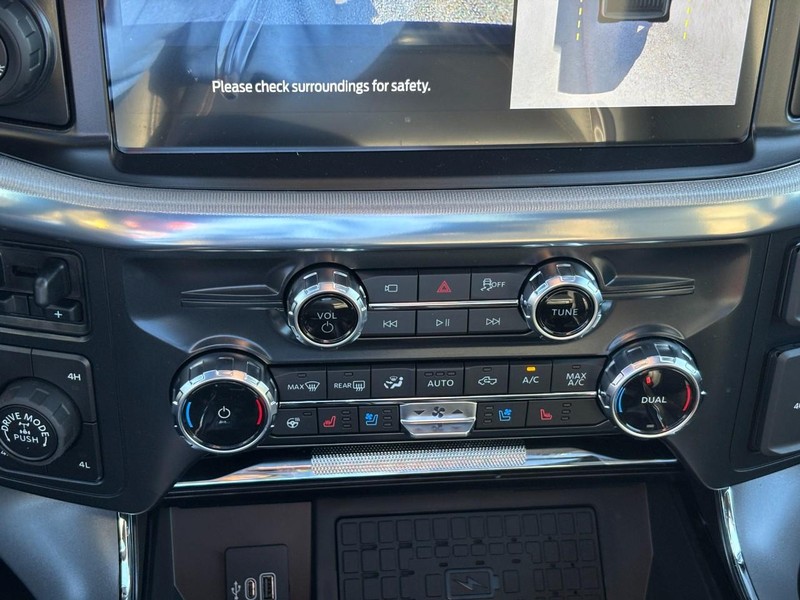 Ford F-150 Vehicle Full-screen Gallery Image 25