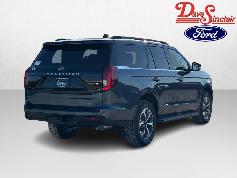 Ford Expedition Vehicle Full-screen Gallery Image 07