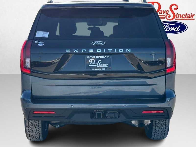 Ford Expedition Vehicle Full-screen Gallery Image 08