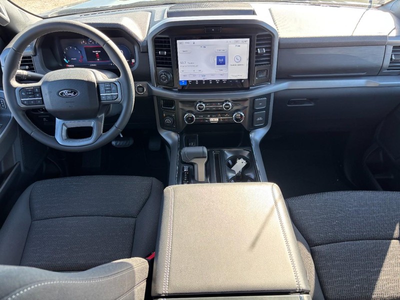 Ford F-150 Vehicle Full-screen Gallery Image 15