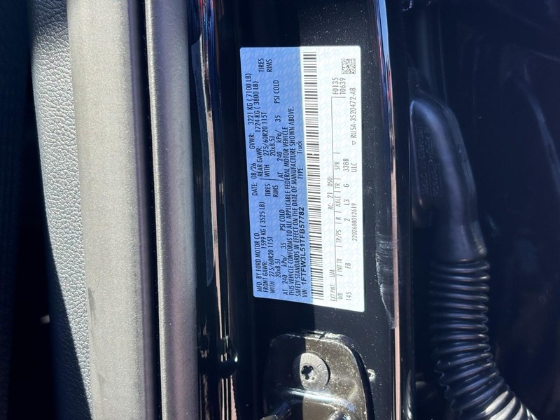 Ford F-150 Vehicle Full-screen Gallery Image 26