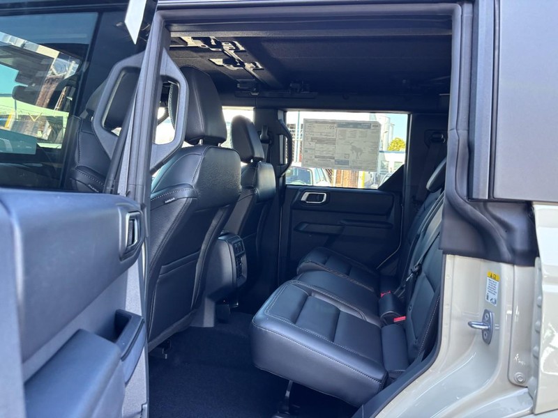 Ford Bronco Vehicle Image 13