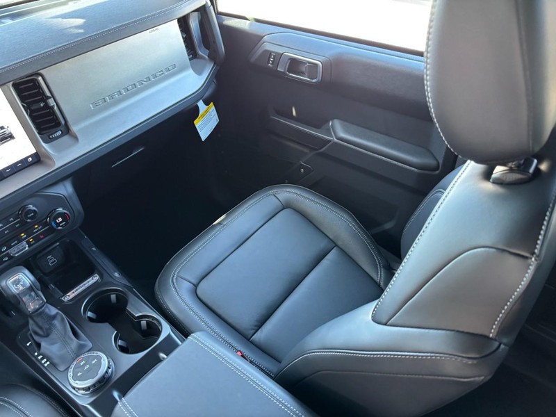 Ford Bronco Vehicle Image 16