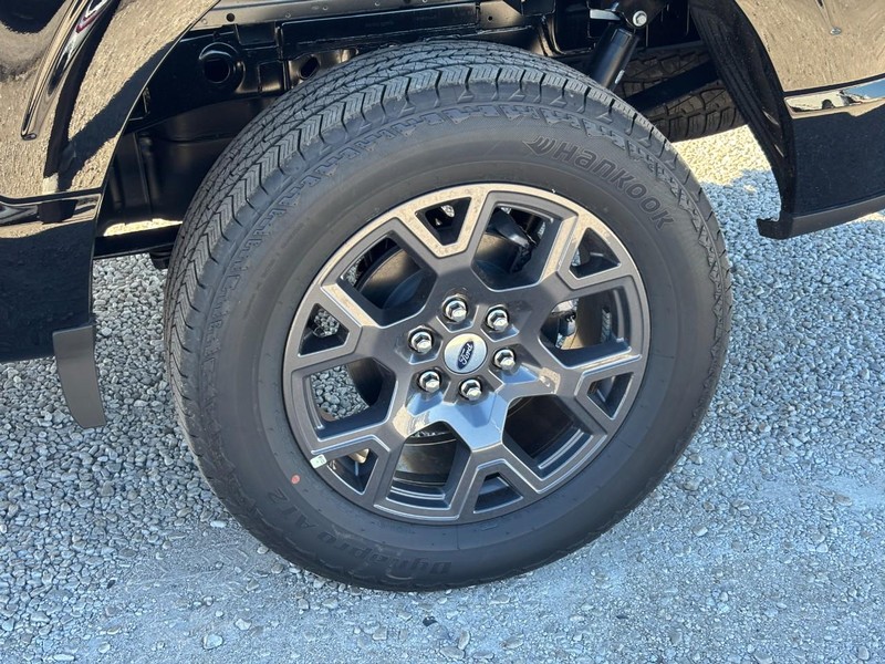 Ford F-150 Vehicle Full-screen Gallery Image 12