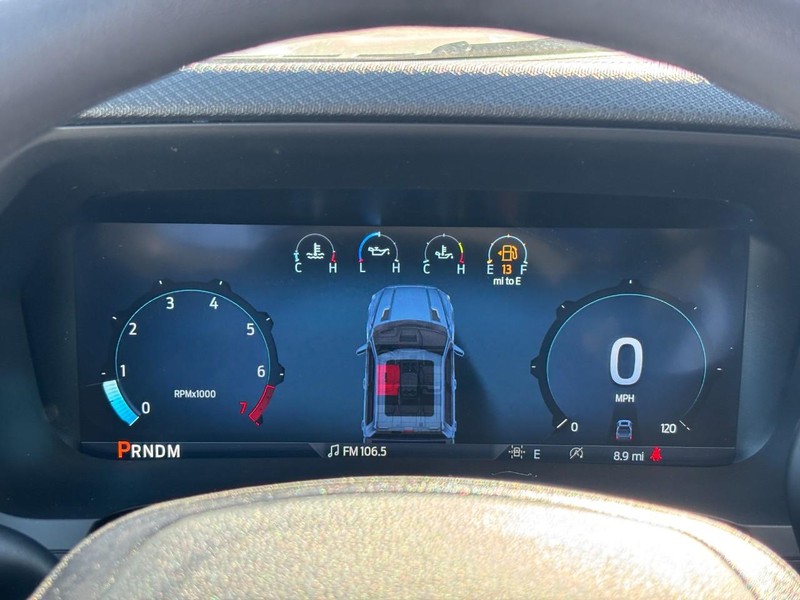 Ford F-150 Vehicle Full-screen Gallery Image 21