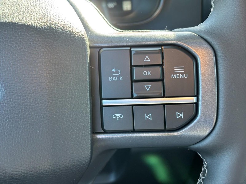 Ford Super Duty F-250 SRW Vehicle Full-screen Gallery Image 20