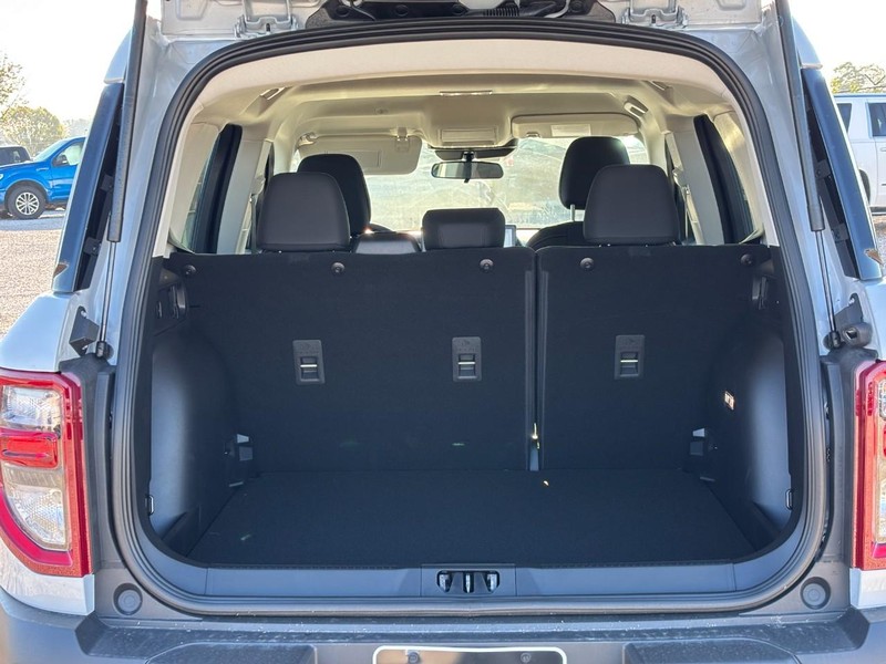 Ford Bronco Sport Vehicle Full-screen Gallery Image 11