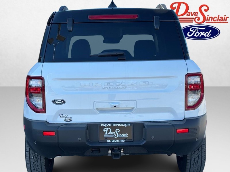 Ford Bronco Sport Vehicle Full-screen Gallery Image 08